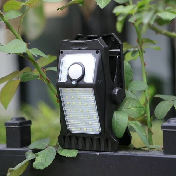 Bomclap 45 LED aurinkolamppu ulkona liiketunnistimella
