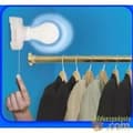 Miniatyrbild 3 av 3: Bulb stick up Magisk glödlampa sett på TV