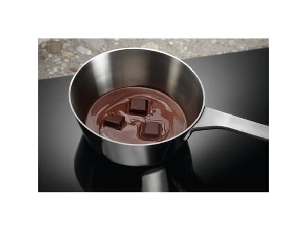 Electrolux LIR60430, Sort, Innebygget, 60 cm, Sonebasert induksjon, 4 zone(s), 4 zone(s)