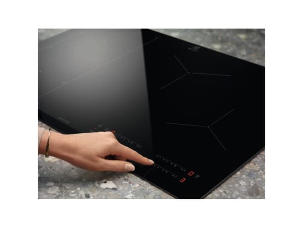 Electrolux EIS62443, Musta, Kiinteä, 60 cm, Keittoalueinduktioliesi, Keraaminen, 4 alue(tta)