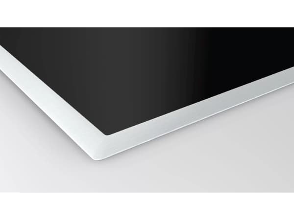 Bosch Serie | 4 PIF645BB5E - Induksjonskomfyrtopp - 4 plater - Nisje - bredde: 56 cm - dybde: 49 cm - med pynt av rustfritt stål - svart/rustfritt st