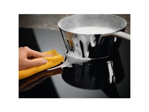 Electrolux LIL61424C, Sort, Innebygget, 60 cm, Sonebasert induksjon, Glass, 4 zone(s)