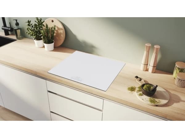 Bosch Serie | 6 PIF612BB1E - Induksjonskomfyrtopp - 4 plater - Nisje - bredde: 56 cm - dybde: 49 cm - uten ramme - azure white