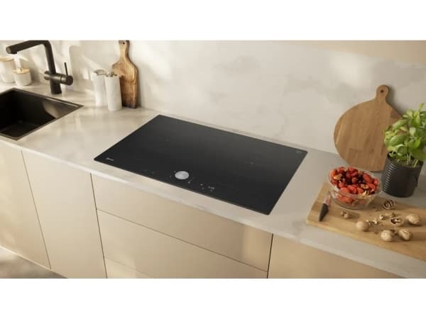 Neff T68PTY4L0, Sort, Innebygget, 80 cm, Sonebasert induksjon, Glass-keramikk, 4 zone(s)
