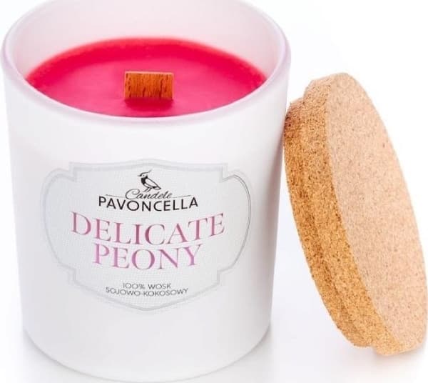 Delicate Peony vitt sojaljus 135g