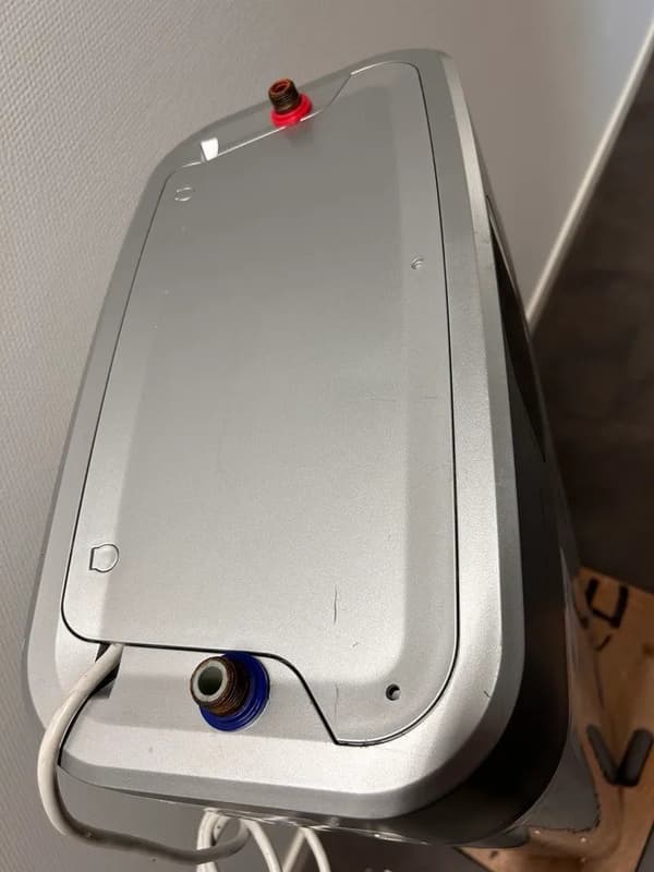 [OUTLET] - Ariston Velis WiFi 100 boiler 1.5 kW (3626325)