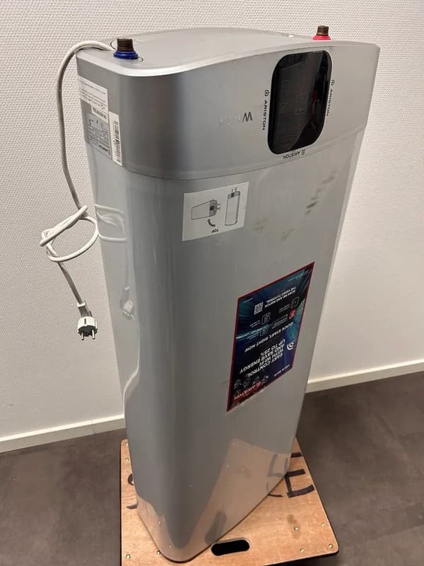 [OUTLET] - Ariston Velis WiFi 100 boiler 1.5 kW (3626325)