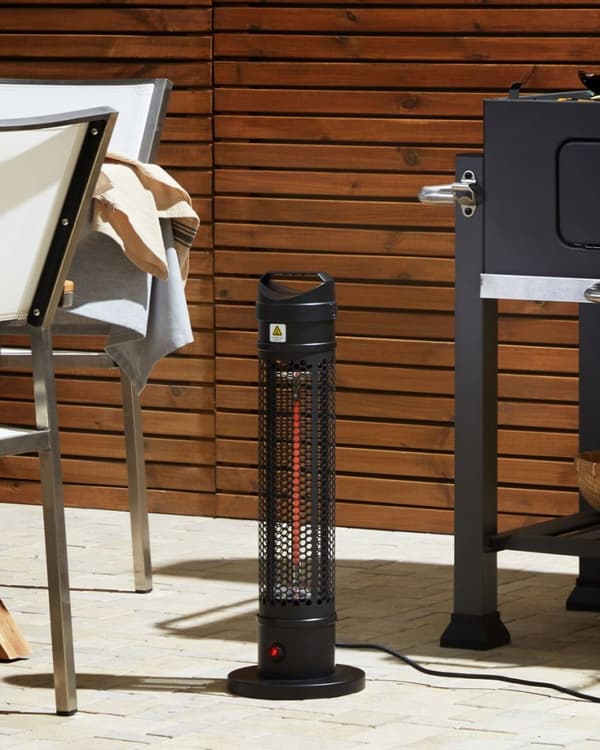 Vapaasti seisova halogeenilämmitin 1000 W musta KRAKATOA Lumarko!