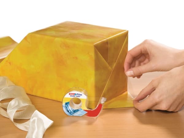 Dubbelhäftande tejp Tesa, 12 mm x 7,5 m, med dispenser
