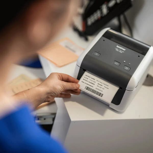Brother TD-4520DN -etikettitulostin verkkoyhteyksin ammattikäyttöön