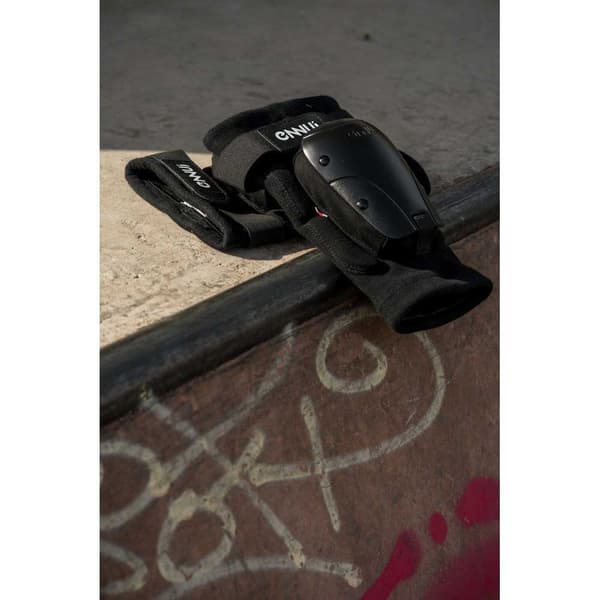 Ennui Park Knee Pad Musta S-M