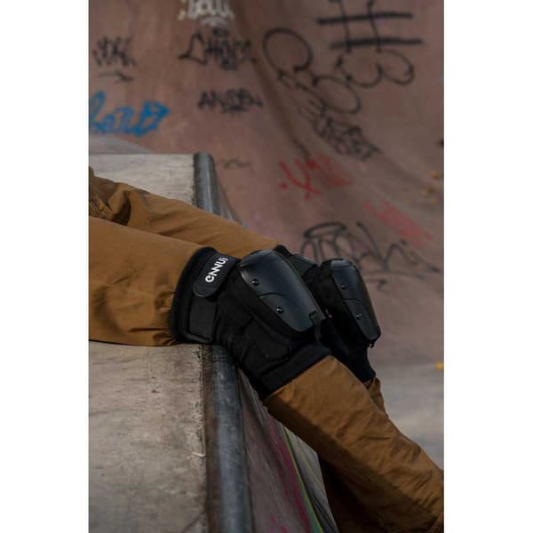Ennui Park Knee Pad Musta S-M