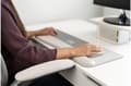 Miniatyrbillede 7 af 11: Kensington ErgoSoft håndledsstøtte til slanke tastaturer - tastatur håndledsstøtte - grå