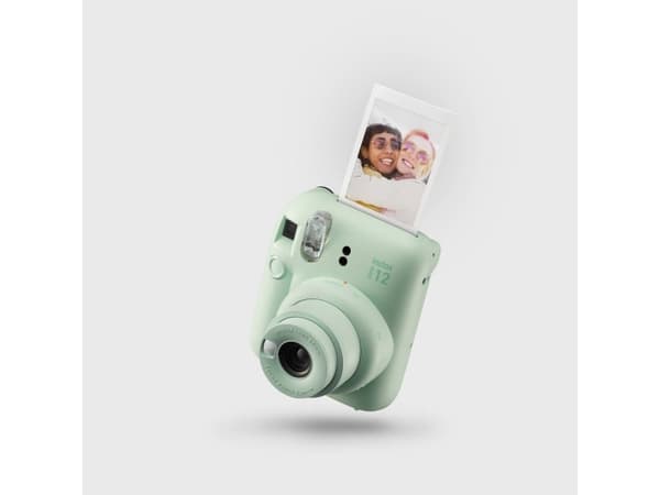 Fujifilm Instax Mini 12 vihreä + filmi 10 kuvaa