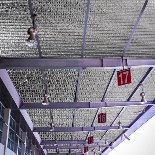 XMTECH 1x10 m bubbelvärmeisolering, dubbelsidig aluminiserad film, 3-4 mm aluminiserad isoleringsfilm för radiatorgolv Takvägg