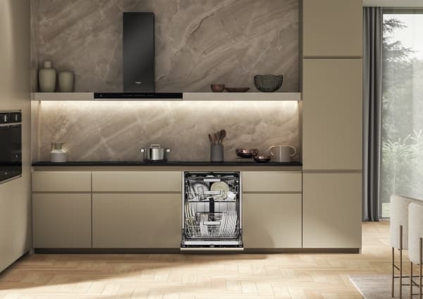 WHIRLPOOL W7IHF60TUS - Diskmaskin - Svart