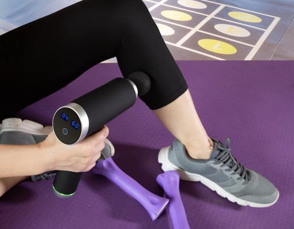 Technaxx Lifenaxx LX-013 Massagepistol - Sport- och avslappningsmassagepistol trådlös med tillbehör Svart