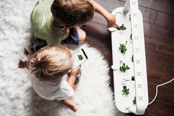 Click & Grow Smart Garden 9 Pro, white