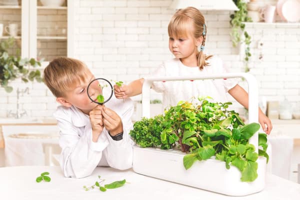 Click & Grow Smart Garden 9 Pro, white