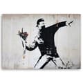 Pikkukuva 3 / 6: Kuva kankaalle, Banksy Hooligan heittää kukkakimpun - 120x80