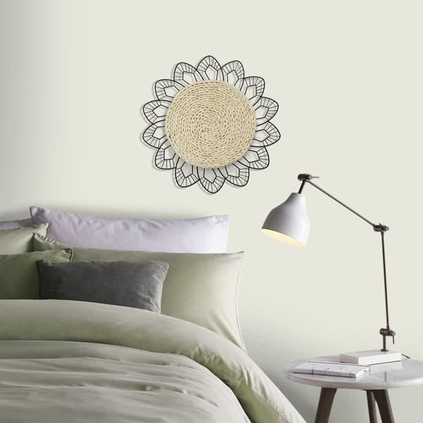 Art for the Home - Metalkunst - Blomst med rattan - diameter 47cm