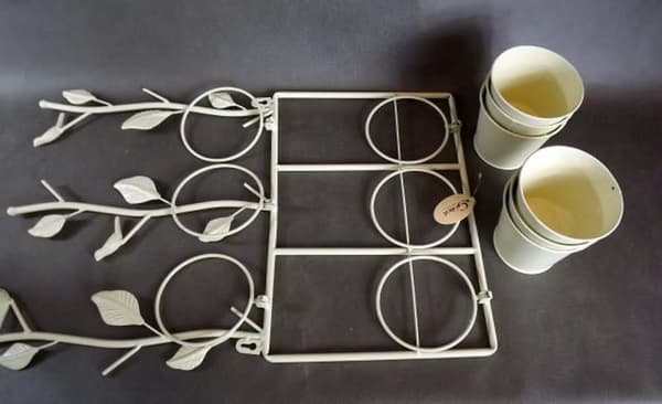 Cream Metalwork hängande blomsterställ i provensalsk stil för 6 blommor