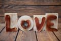 Miniatyrbild 3 av 11: Shiba Inu - LOVE-inskription i trä, inredning med en hund, härlig hylldekoration av Art-Dog
