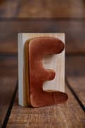 Miniatyrbild 9 av 11: Shiba Inu - LOVE-inskription i trä, inredning med en hund, härlig hylldekoration av Art-Dog