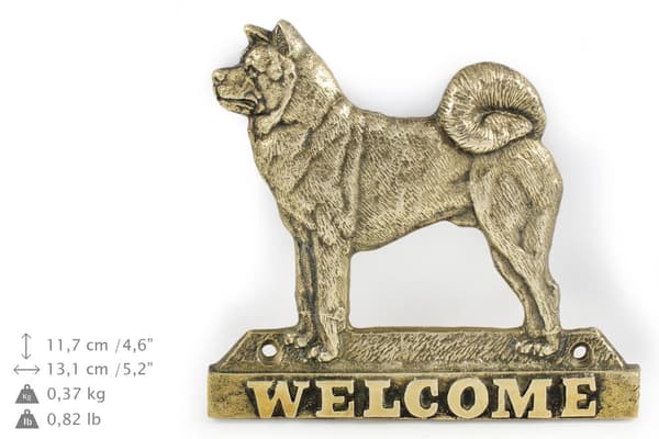 Akita, Akita Inu - ovilevy koiralla, messinkinen tervetuliaislaatta, ainutlaatuinen kyltti, jossa on kirjoitus Welcome by Art-Dog
