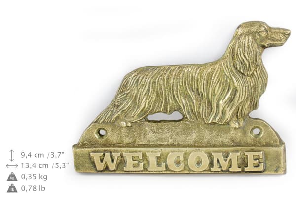 Pitkäkarvainen mäyräkoira - ovilevy koiralla, messinkinen tervetuliaiskyltti, ainutlaatuinen kyltti, jossa kirjoitus Welcome by Art-Dog