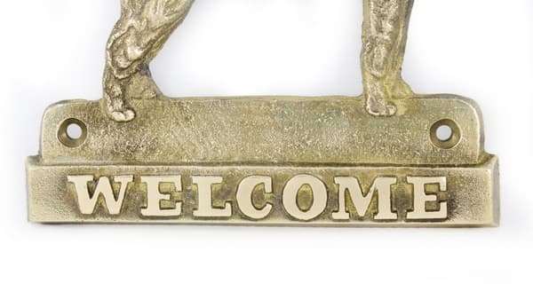 Shar Pei - dörrskylt med en hund, välkomstplakett i mässing, unik skylt med inskriptionen Welcome by Art-Dog