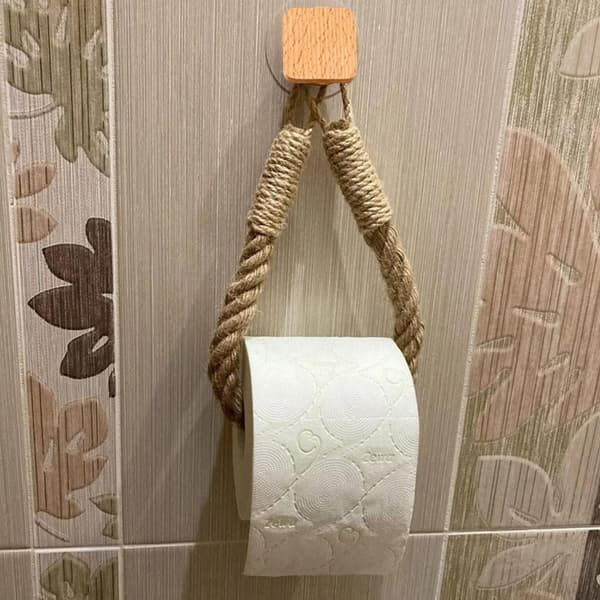 Toalettrullehållare i rep med handgjorda detaljer