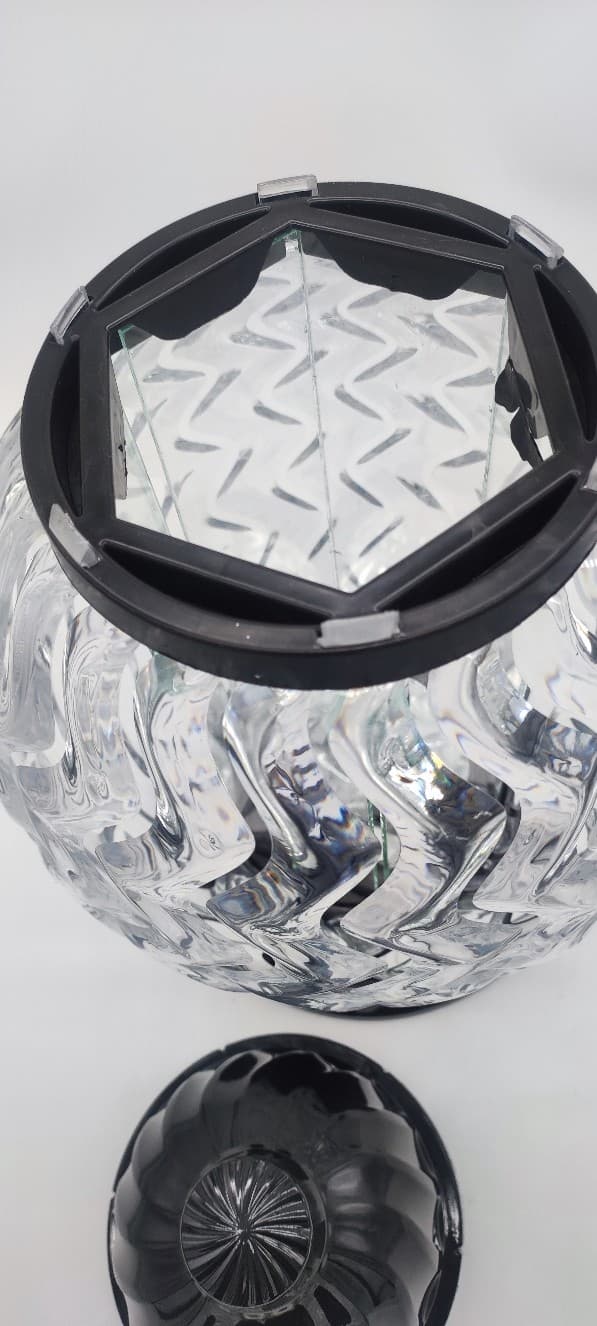 GLAMOUR BALL LANTERNE -STOR BØLGE/HVID-SORT BASE/ 1 STK