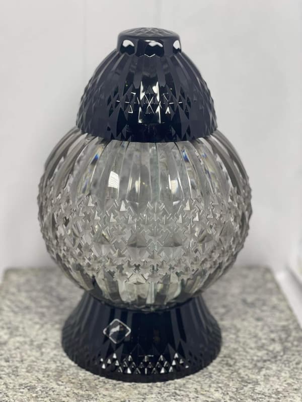 GLAMOUR BALL LYKTA -STOR-KRISTALL/TRANSPARENT-SVART BAS/1 STK