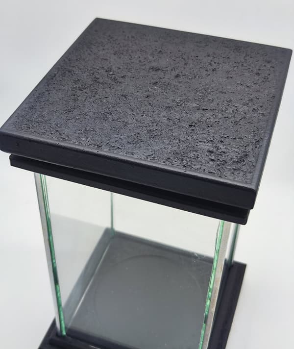 SQUARE MAX RESIN - ANTIK / SYNTETISK STEN / SVART / 1 STK