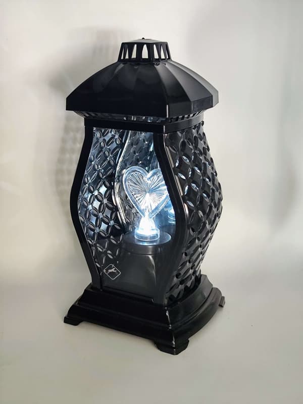 GLAMOUR LYHTY - PIENI ROTTANIMALJAKO + LED-SYDÄN / MUSTA MUSTA / 1 KAPPALE