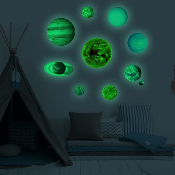 Solar System Glow-in-the-Dark Väggdekal - Perfekt för barnrummet eller sovrummet
