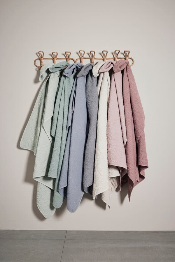 FURNLUX PEITTO ISABELLE VAALEANPUNAINEN 130CM