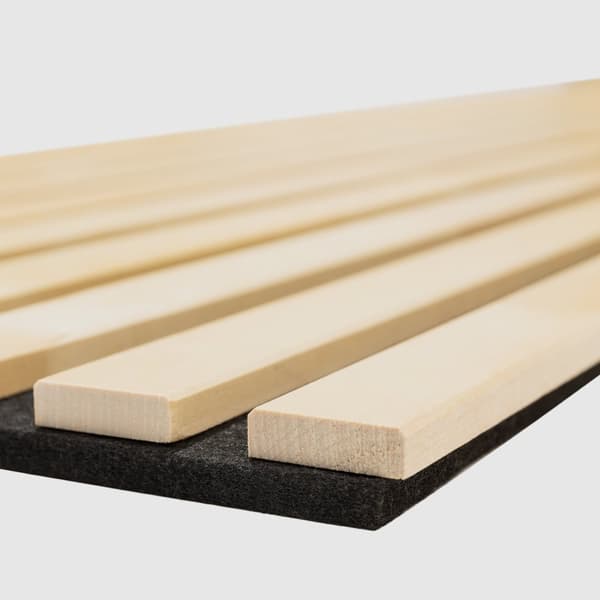 Dekorativt akustikkpanel i massiv bjørk 2400x600 mm - 40 mm lameller, svart filtbakside