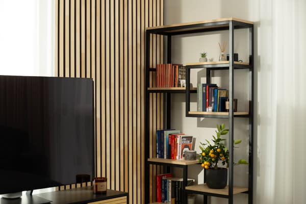 Dekorativt akustikkpanel i massiv bjørk 2400x600 mm - 40 mm lameller, svart filtbakside