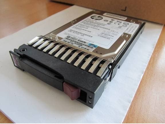 HPE Dual Port - Harddisk - 300 GB - hot-swap - 2.5" SFF - SAS 6Gb/s - 15000 rpm