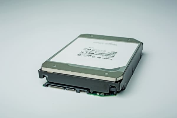 Toshiba MG08 Series MG08ACA16TE - Hårddisk - 16 TB - intern - 3,5" - SATA 6Gb/s - 7200 rpm - buffert: 512 MB