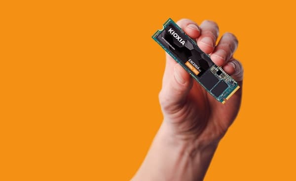 KIOXIA EXCERIA G2 LRC20Z002TG8 - SSD - 2 TB - inbyggd - M.2 2280 - PCIe 3.1 x4 (NVMe)
