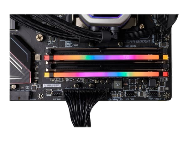 CORSAIR Vengeance RGB PRO - DDR4 - sats - 32 GB: 2 x 16 GB - DIMM 288-pin - 3000 MHz / PC4-24000 - CL16 - 1.35 V - ej buffrad - icke ECC - svart