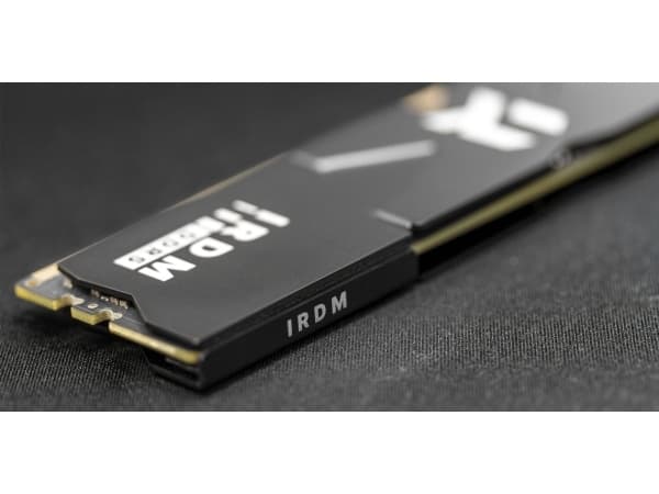 GOODRAM IRDM - DDR5 - sarja - 32 GB: 2 x 16 GB - DIMM 288-PIN - 6000 MHz / PC5-48000 - CL30 - 1,35 V - puskuroimaton - on-die ECC - musta, hopea
