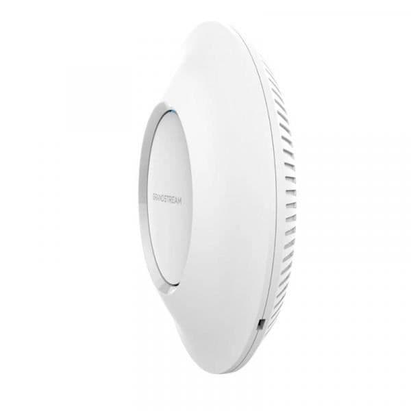 Vanligt märke Modell GWN7615 Har Wi-Fi-standarder -IEEE 802.11a/b/g/n/ac (Wave-2) antenner - 3 interna antenner