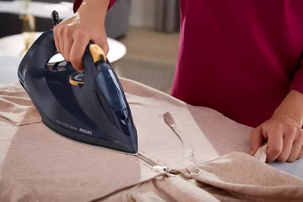 Philips | DST7061/30 | Steam Iron | 3000 W | Water tank capacity 300 ml | Continuous steam 55 g/min | Steam boost performance 250 g/min | Dark Purple