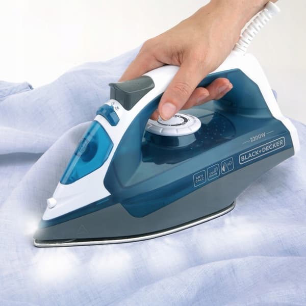 Dampstrygejern Black+Decker BXIR2200E (2200W)