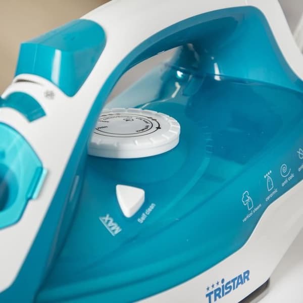 TRISTAR ST-8320 Stryk med kontinuerlig ånga 2600W Keramisk sula-Justerbar ånga-25 g/min