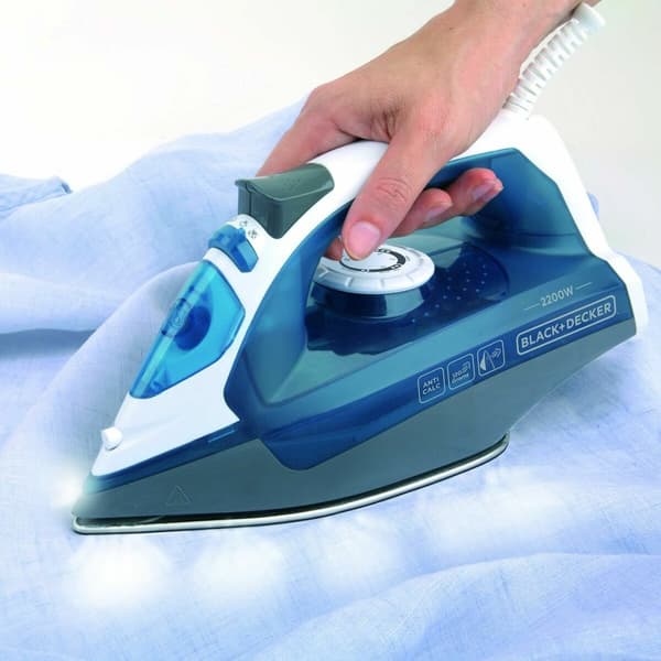 KÄYTETTY Höyrysilitysrauta Black & Decker 2200 W (Kunnostetut Tuotteet A)